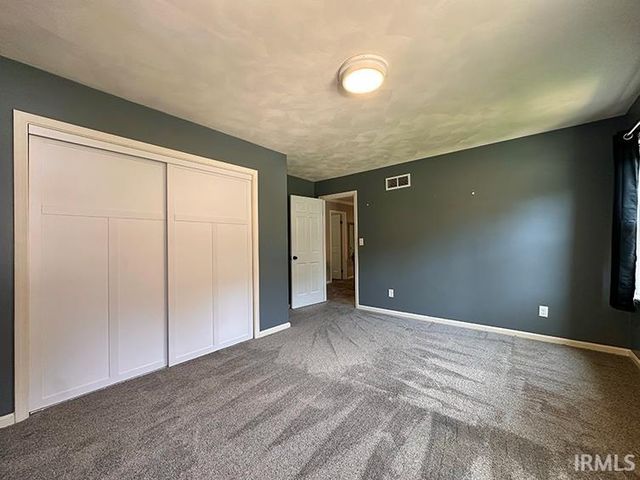 52061 Carriage Hills Drive, South Bend, IN 46635