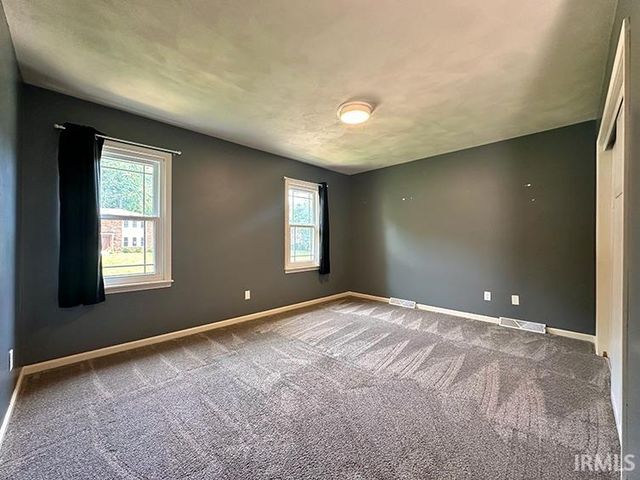 52061 Carriage Hills Drive, South Bend, IN 46635