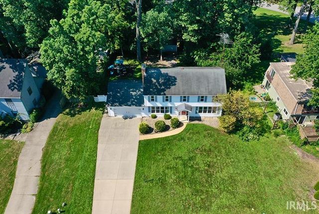 52061 Carriage Hills Drive, South Bend, IN 46635