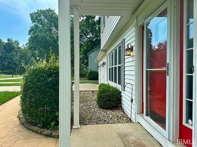 52061 Carriage Hills Drive, South Bend, IN 46635