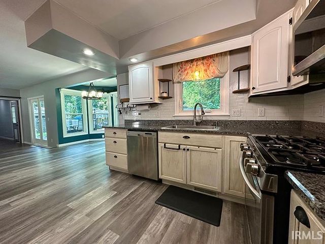 52061 Carriage Hills Drive, South Bend, IN 46635