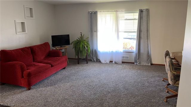 3200 Snow Road, Parma, OH 44134