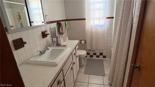 3200 Snow Road, Parma, OH 44134