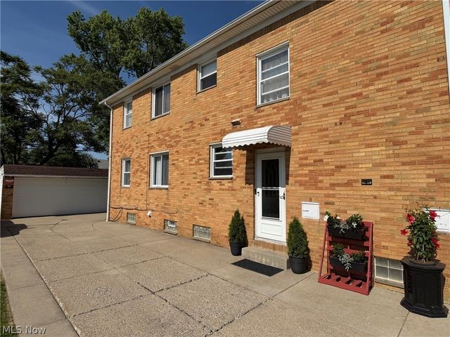 3200 Snow Road, Parma, OH 44134