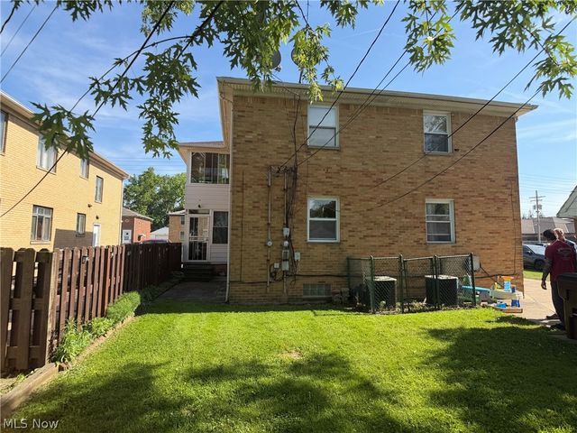 3200 Snow Road, Parma, OH 44134