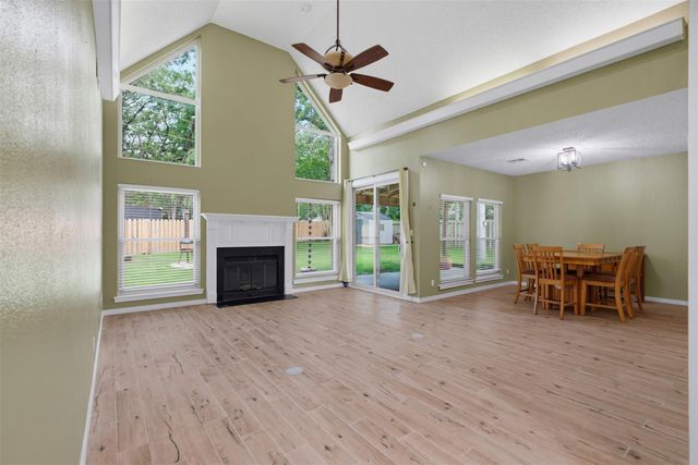 711 Brazos Ave, Rockdale, TX 76567