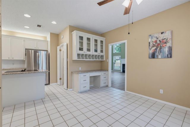 711 Brazos Ave, Rockdale, TX 76567