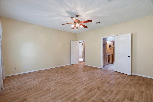 711 Brazos Ave, Rockdale, TX 76567