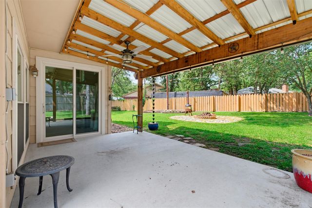 711 Brazos Ave, Rockdale, TX 76567