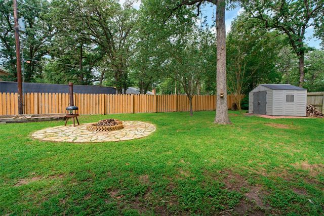 711 Brazos Ave, Rockdale, TX 76567