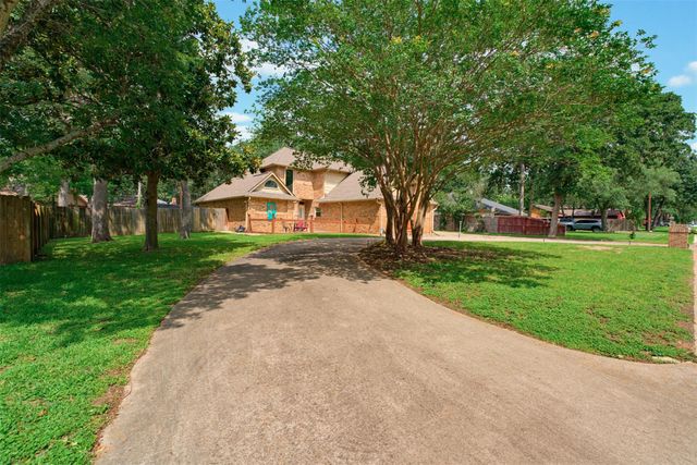 711 Brazos Ave, Rockdale, TX 76567