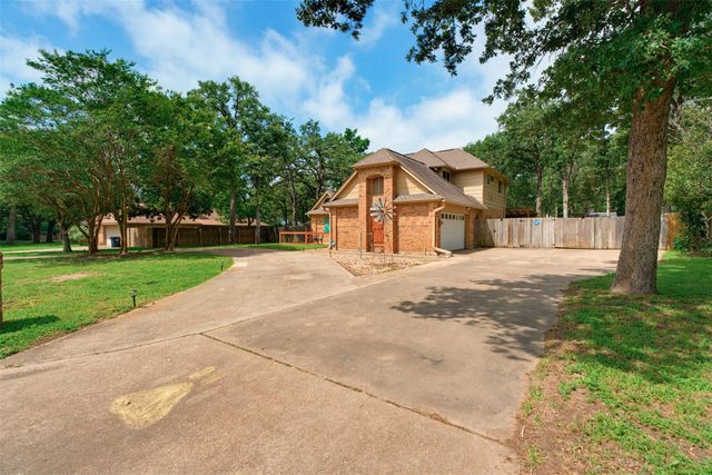 711 Brazos Ave, Rockdale, TX 76567