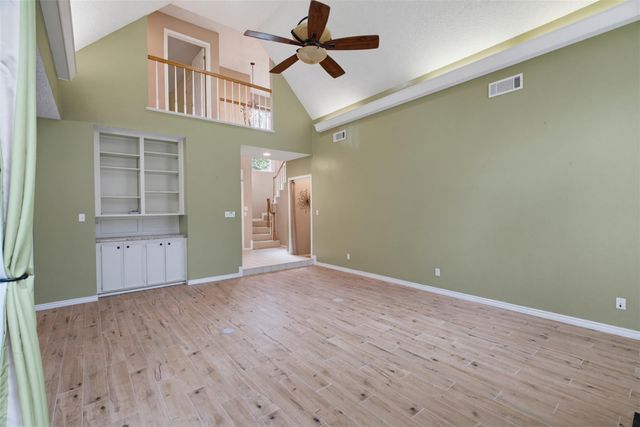 711 Brazos Ave, Rockdale, TX 76567