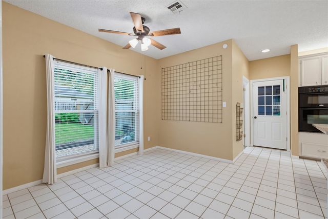 711 Brazos Ave, Rockdale, TX 76567
