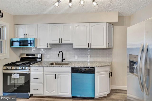 302 ENDSLEIGH AVE, Middle River, MD 21220