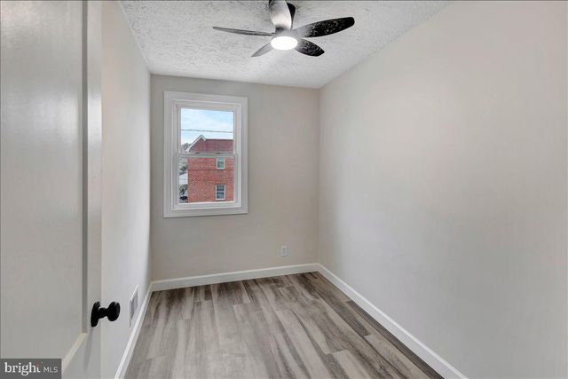 302 ENDSLEIGH AVE, Middle River, MD 21220