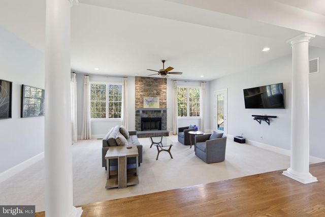 2114 FERNCROFT LN, Chester Springs, PA 19425