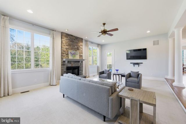 2114 FERNCROFT LN, Chester Springs, PA 19425