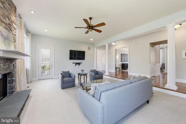 2114 FERNCROFT LN, Chester Springs, PA 19425