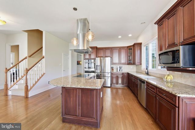 2114 FERNCROFT LN, Chester Springs, PA 19425