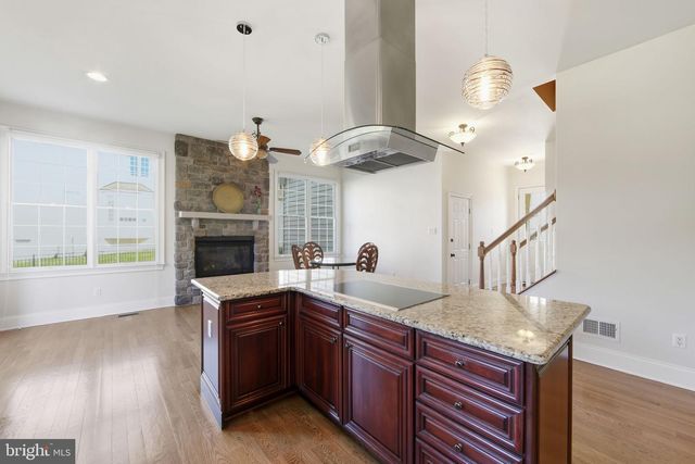 2114 FERNCROFT LN, Chester Springs, PA 19425