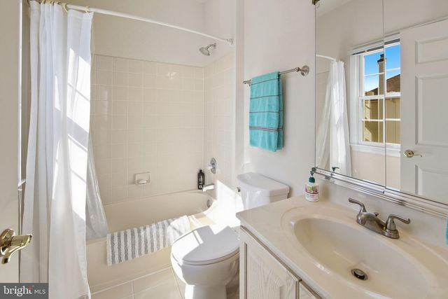 2114 FERNCROFT LN, Chester Springs, PA 19425