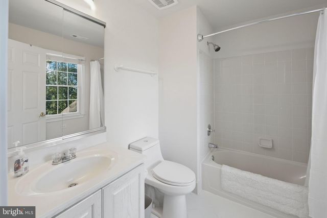 2114 FERNCROFT LN, Chester Springs, PA 19425