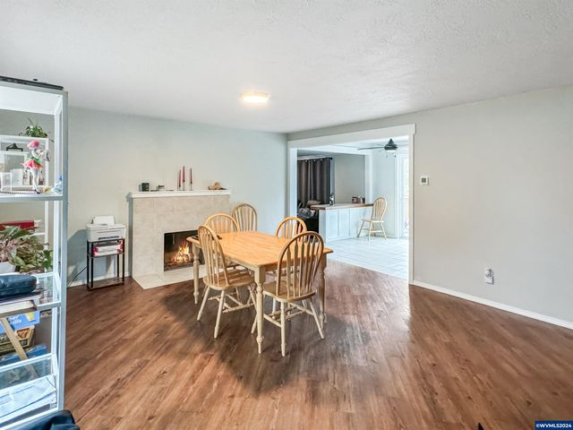 3984 pleasant view Dr NE, Keizer, OR 97303
