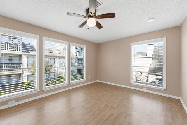 2277 S Kirkwood Road 502, Houston, TX 77077