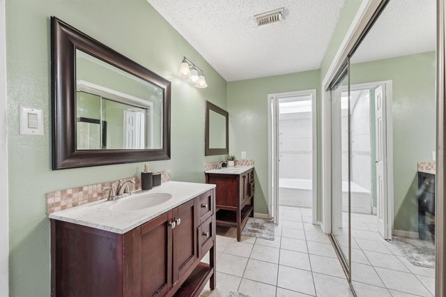 2277 S Kirkwood Road 502, Houston, TX 77077