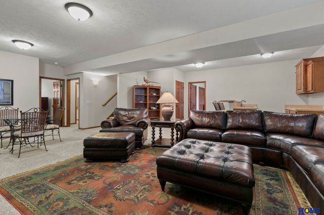 8900 S 28th Street, Lincoln, NE 68516