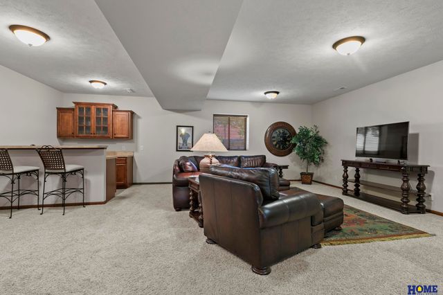 8900 S 28th Street, Lincoln, NE 68516