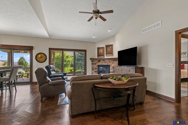 8900 S 28th Street, Lincoln, NE 68516