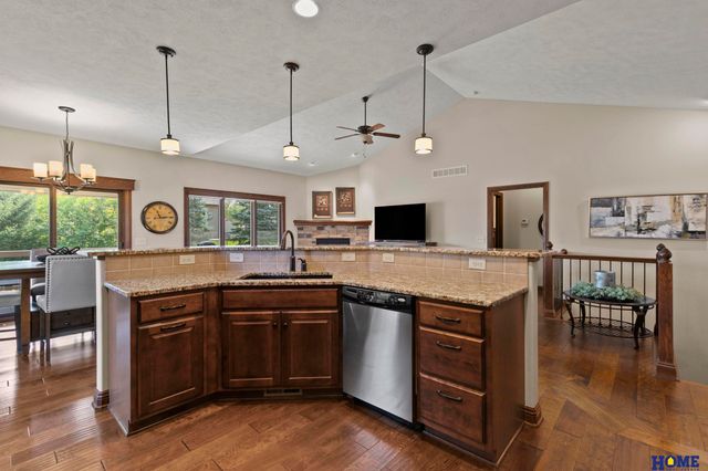 8900 S 28th Street, Lincoln, NE 68516