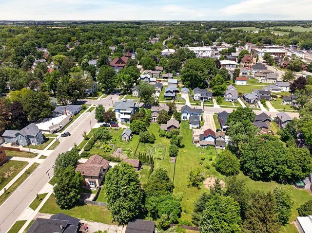 35 W Liberty Street, Evansville, WI 53536