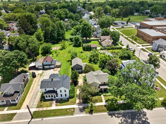 35 W Liberty Street, Evansville, WI 53536