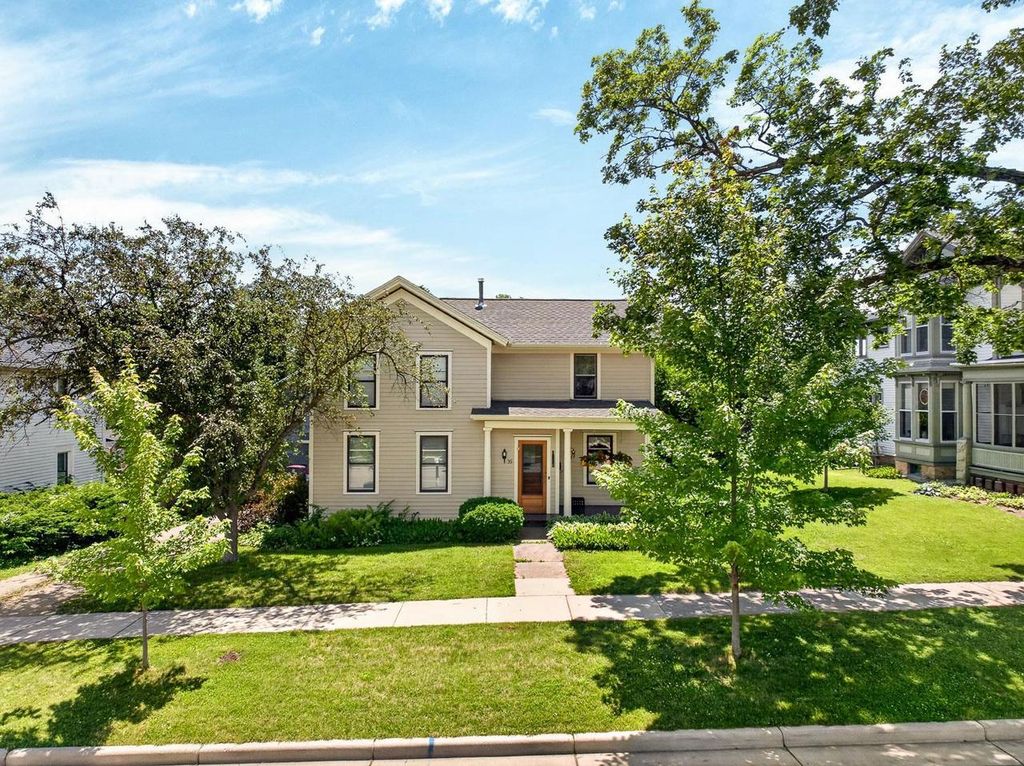 35 W Liberty Street, Evansville, WI 53536