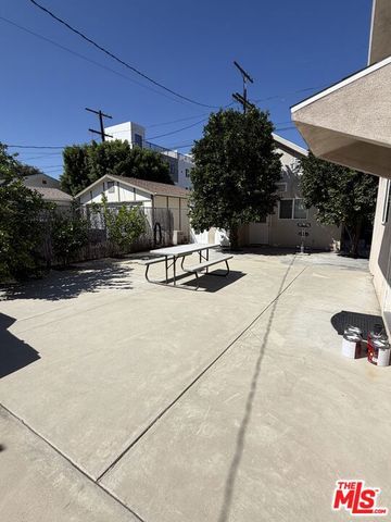 14213 Califa Street, Sherman Oaks, CA 91401