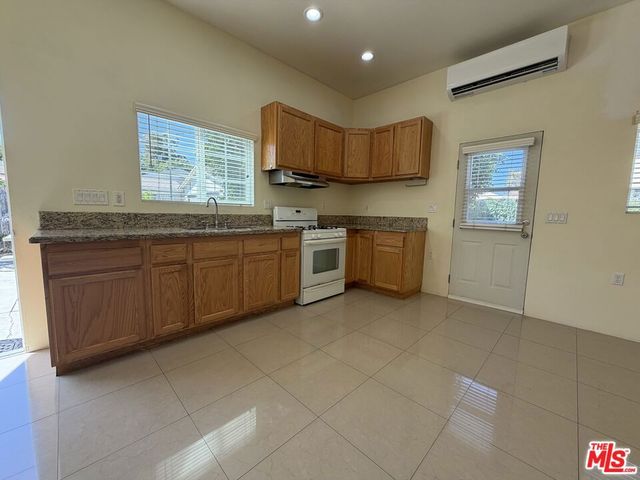 14213 Califa Street, Sherman Oaks, CA 91401