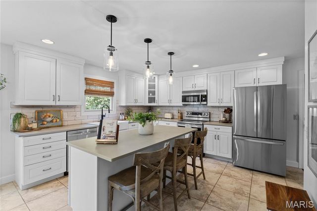 15 Ridgecrest Court, Troy, MO 63379