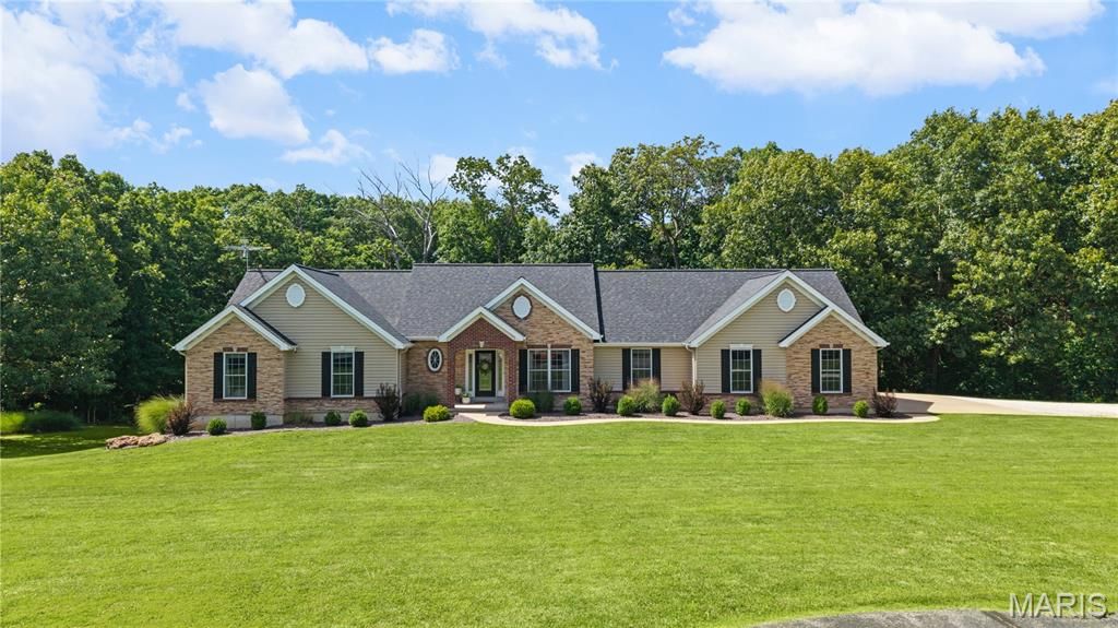 15 Ridgecrest Court, Troy, MO 63379