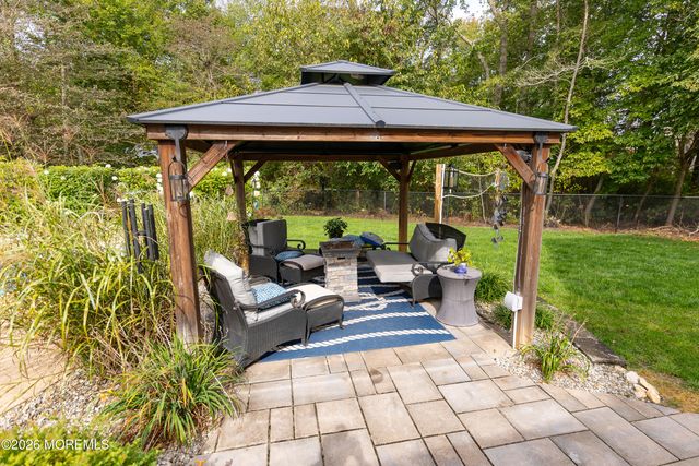 8 Clearbrook Court, Howell, NJ 07731