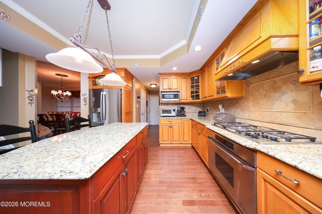 8 Clearbrook Court, Howell, NJ 07731