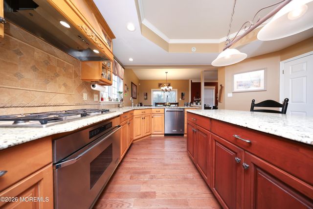 8 Clearbrook Court, Howell, NJ 07731