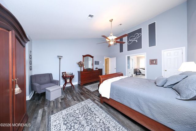 8 Clearbrook Court, Howell, NJ 07731