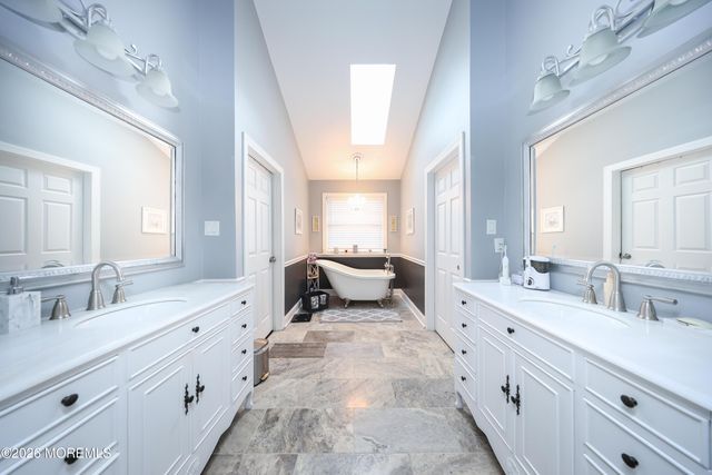 8 Clearbrook Court, Howell, NJ 07731