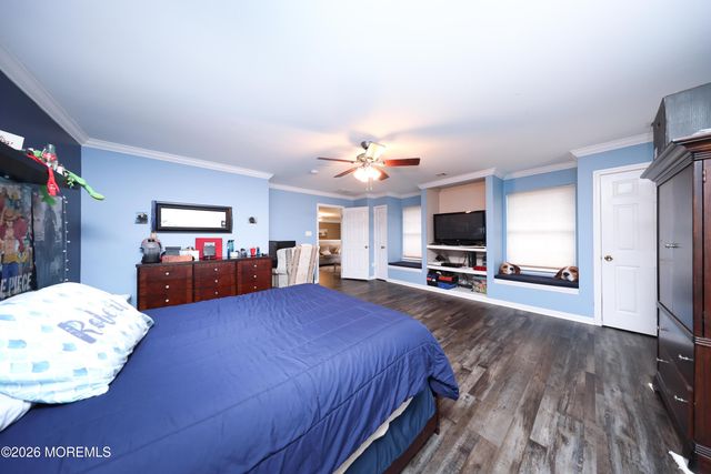 8 Clearbrook Court, Howell, NJ 07731