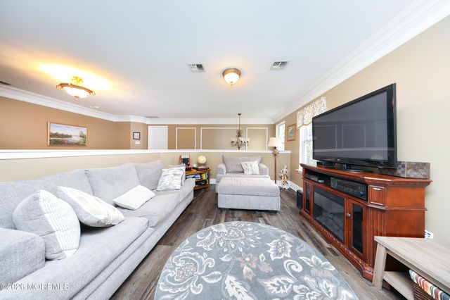 8 Clearbrook Court, Howell, NJ 07731