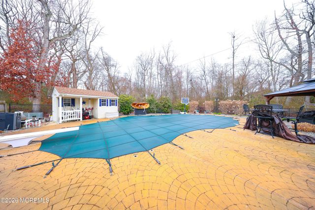 8 Clearbrook Court, Howell, NJ 07731