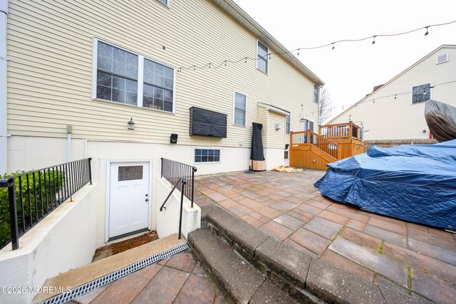8 Clearbrook Court, Howell, NJ 07731